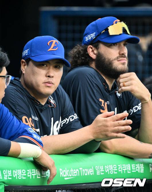 류현진 얼마나 대단했던 거야, 폰세 투수 4관왕했는데…15년 전 괴물 못 넘었다, 21세기 투수 최고 시즌 '2위'