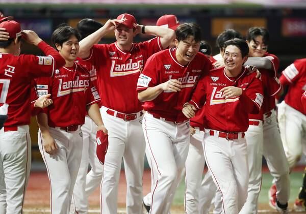 시뮬레이션 결과는 삼성 업셋 확률이 62.2%라는데...SSG '가을 DNA'는 계산 못 했겠지? [스춘 준PO1]