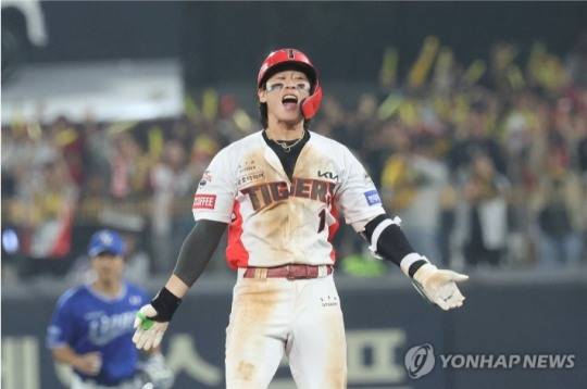 잡을까 보낼까...KIA 박찬호 FA 계약 고민, 100억원 vs 팀 균형 저울질