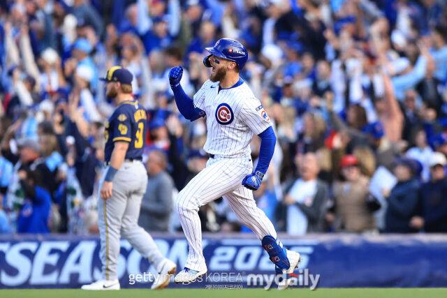13승 에이스 ⅔이닝 4실점 충격 강판, 밀워키 졌다…'패패승' 컵스 반격 시작, 1회 4점으로 끝냈다