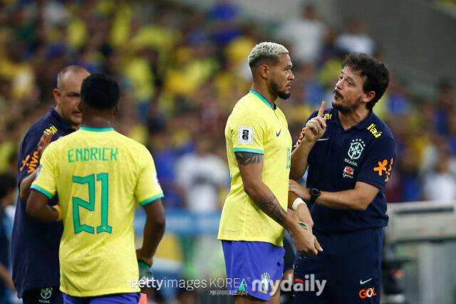 비행기 사고에도 우여곡절 끝에 한국 도착…