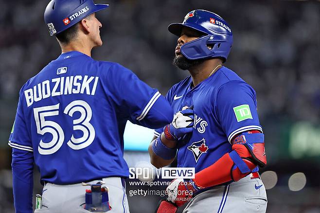 토론토, 진짜 32년 만에 WS 우승하나…양키스 잡고 ALCS 진출