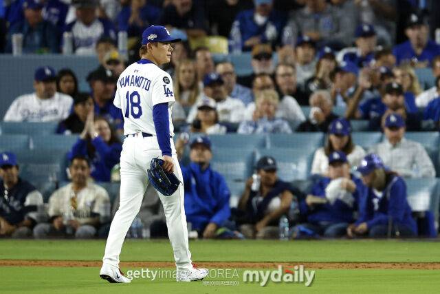 야마모토 3실점→커쇼 2피홈런 5실점→오타니 5타수 무안타... 다저스 2-8 완패 'NLCS 조기 진출 실패'