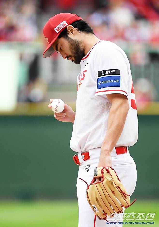 '장염 후폭풍인가' 충격적 2이닝 3실점 강판, 하필 PS에서 올해 최악투[인천 현장]