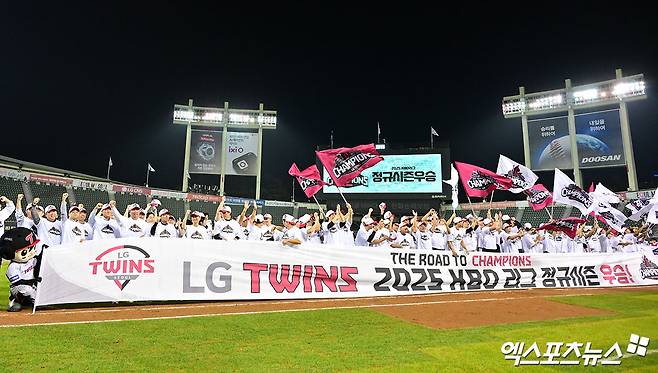 '정규시즌 1위' LG 12명 최다 배출→롯데 방출생 데이비슨 포함 '눈길'…KBO, 골든글러브 후보 83명 공개 [공식발표]