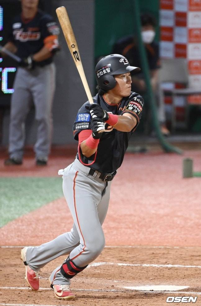 데뷔 첫해 PS 선발이 끝내 '방출 통보'라니, 185㎝ 유격수도 함께 나갔다... 한화 선수단 7명 정리 [공식발표]