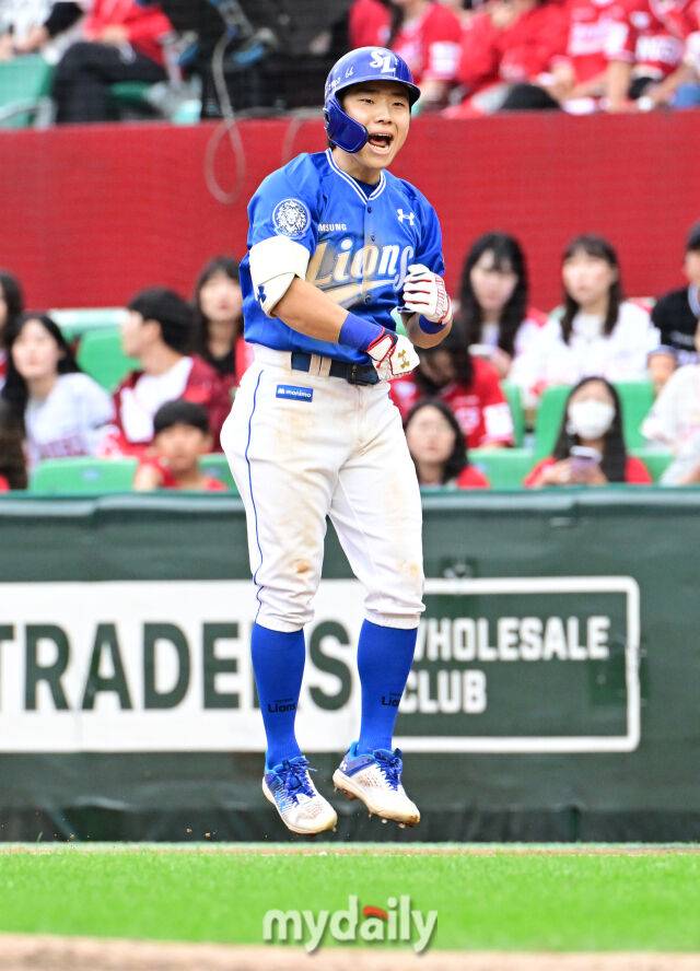 '와 미쳤다' 70억 FA KKKKKKKK PS 첫 승 감격, 이재현 김영웅 쾅쾅+디아즈 3안타…삼성 기선제압, 화이트 무너졌다 [MD인천 준PO1]