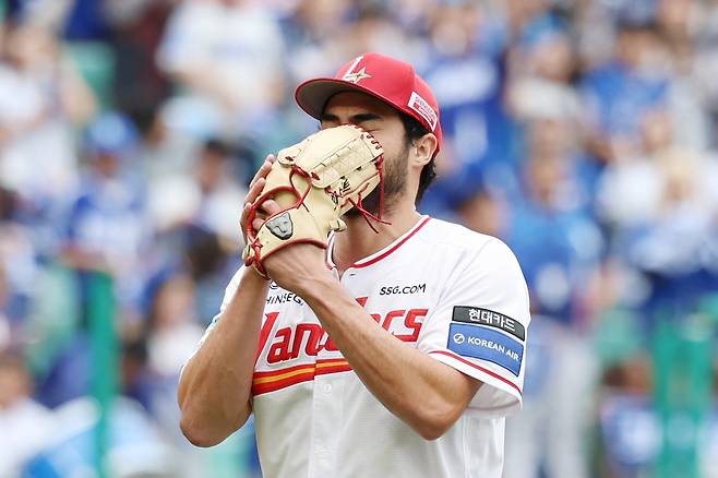 “엄상백 보고 있나?”…가을만 되면 고개 숙였던 최원태, 6이닝 8K 무실점 완벽투로 70억 몸값 증명+ 포스트시즌 잔혹사까지 한 방에 날렸다