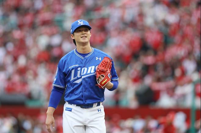 만루인데 웃고 있다?