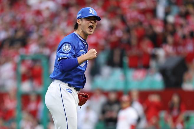 만루인데 웃고 있다?