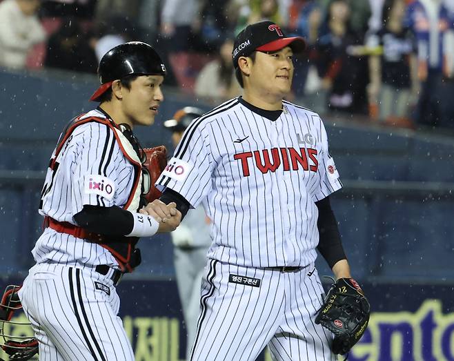 5개월 자취 감춘 14억 FA, 한국시리즈 ERA 2.31 극적 합류하나 [IS 피플]