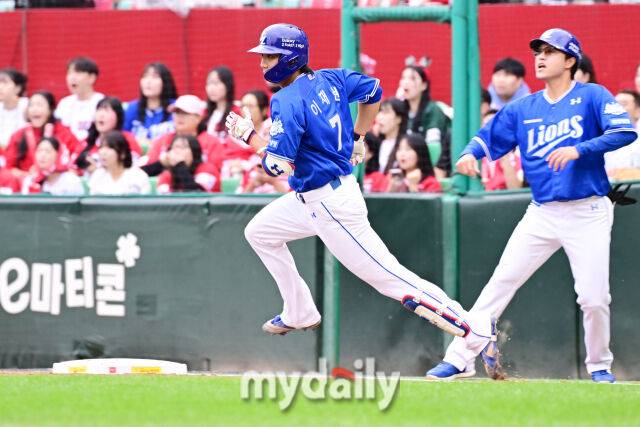 22세에 韓 PS 최초 기록 작성 실화냐…어떻게 박찬호 닮은꼴 흔들었나, 삼성 1차지명 유격수 해냈다