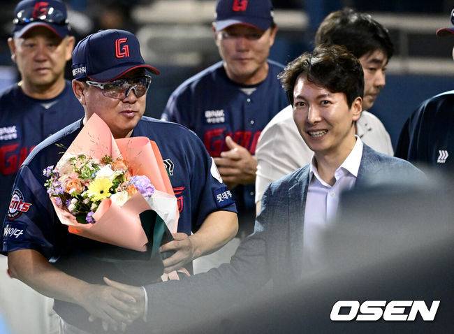 김태형 3년차에 비로소 FA 선물?…박찬호? 강백호? ‘큰 손’ 롯데가 100억 시장에 참전하나