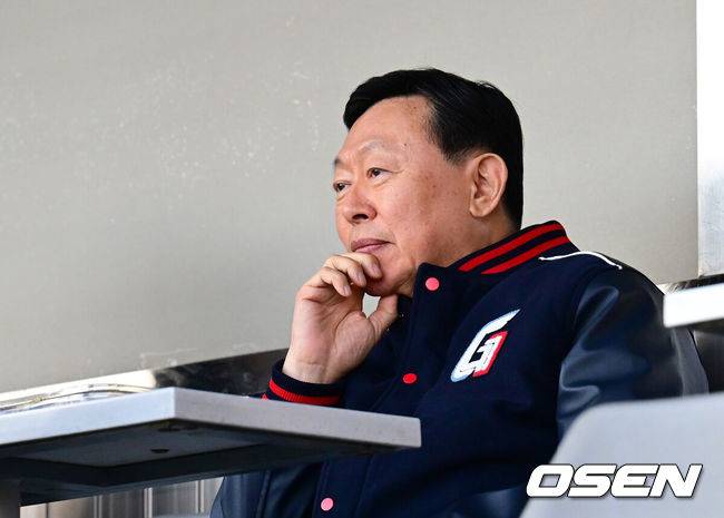 김태형 3년차에 비로소 FA 선물?…박찬호? 강백호? ‘큰 손’ 롯데가 100억 시장에 참전하나