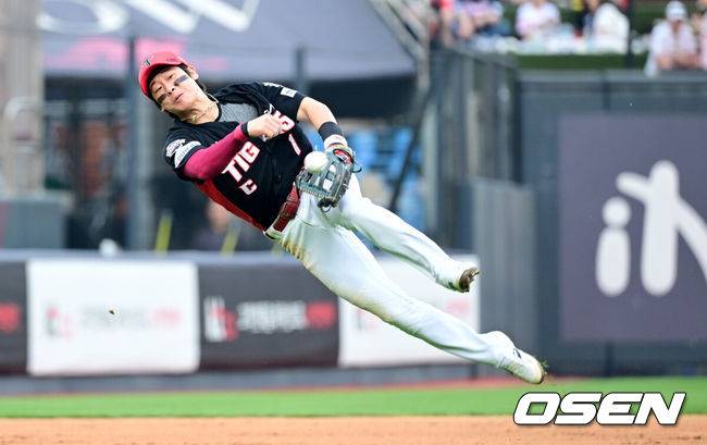 김태형 3년차에 비로소 FA 선물?…박찬호? 강백호? ‘큰 손’ 롯데가 100억 시장에 참전하나