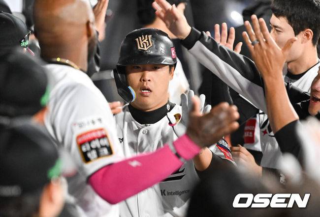 김태형 3년차에 비로소 FA 선물?…박찬호? 강백호? ‘큰 손’ 롯데가 100억 시장에 참전하나