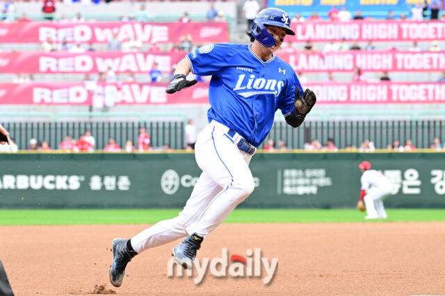 50홈런 괴물도 살아나고, 삼성도 승리했는데…'가을야구 .000' 120억 캡틴 어쩌나,