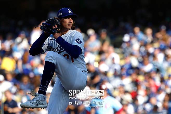 '김혜성이 발로 끝냈다' 다저스 11회 5-4 끝내기, NLCS 진출…사사키 3이닝 퍼펙트+김혜성 성공 데뷔