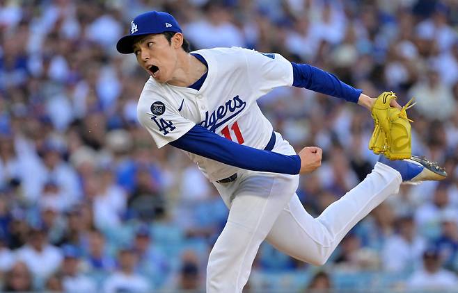 “믿을 수 없는 활약” 사사키의 미친 가을쇼···‘162㎞ 광속구’ 3이닝 퍼펙트, NLCS행 일등공신