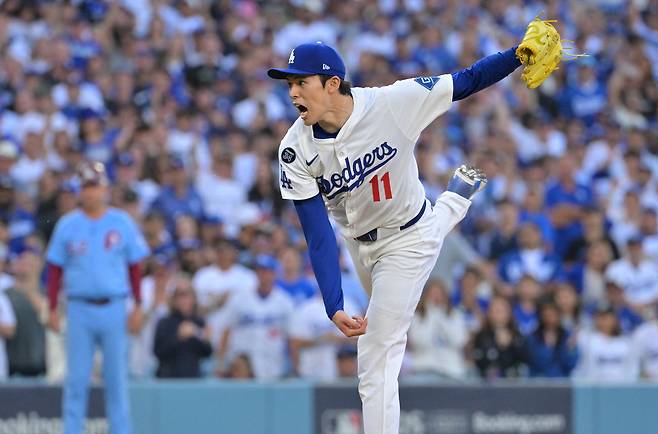 연장 접전 명승부를 허무하게 끝낸 커커링의 ‘닭발엔딩’… 다저스, 필리스 3승1패로 꺾고 챔피언십 시리즈 진출 성공