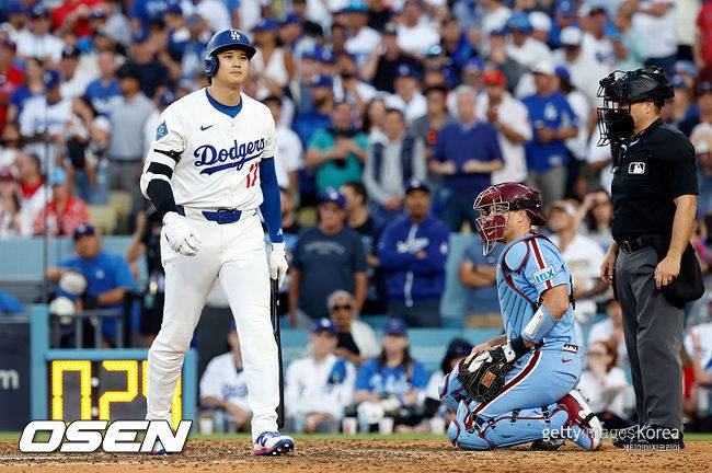 '상대 치명적 악송구→11회 대주자 김혜성의 끝내기 득점' 다저스의 역전극, 필라델피아 잡고 챔피언십 향한다 [NLDS4]