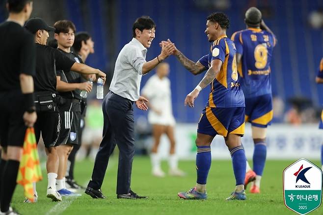 “신태용 감독과 못 하겠습니다”…65일만 파국, 뚜렷했던 전조 증상, 울산HD에 무슨 일이? [SS포커스]