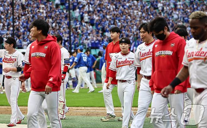 비 오는 인천, 동상이몽…강행 원하는 삼성, 순연 바라는 SSG[준PO]