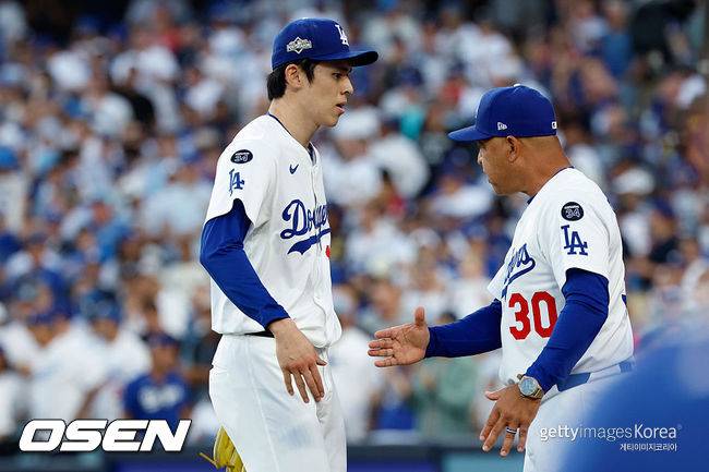 로버츠가 사사키를 마중 나가다...3이닝 퍼펙트