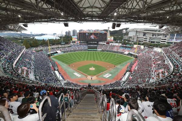 가을장마에 SSG 웃고 삼성 운다…준PO 2차전 우천 취소 되나?