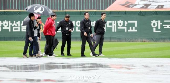 준PO 2차전 우천취소→한화만 웃는다, 하루 휴식에도 SSG-삼성은 울상 [인천 현장]