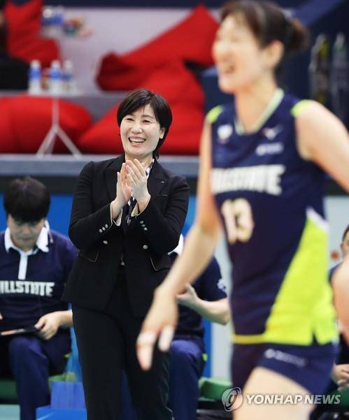 이도희 前 현대건설 감독, 62년만의 이란 女배구 국제대회 우승 견인