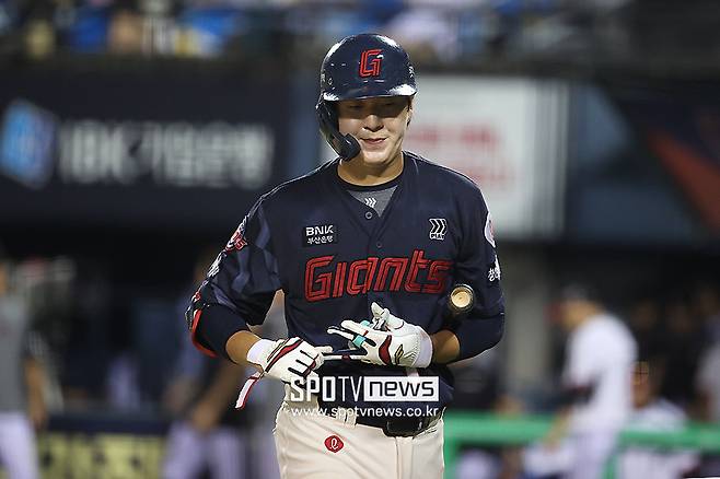 롯데 강백호 대전 참전? 어쩌면 이 선수에 달렸다… MLB도 호평했던 재능, 김태형 합격점 받을까