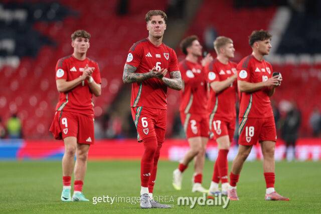 20분 만에 3실점이라니 38년 만의 기록 희생양됐다…맨체스터 유나이티드 前 캡틴 맹비난