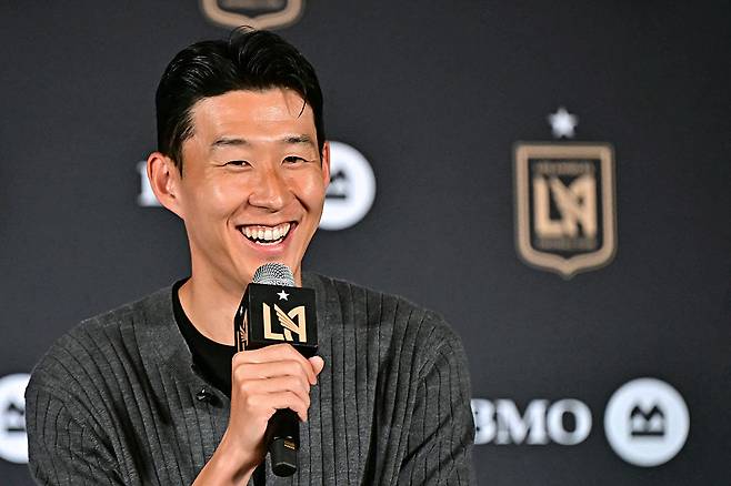 공개적으로 무한한 존경심 드러냈다, 손흥민 ‘오피셜’ 공식입장…“MLS 오는 데 있어서 영향 준 ‘축구의 신’ 메시 닮고 싶어”