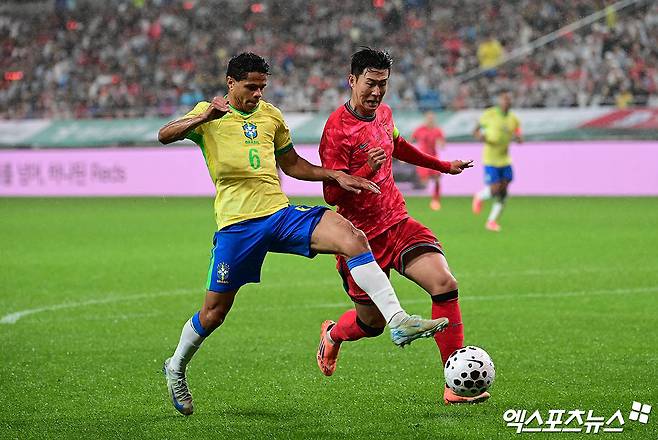 韓 축구사 '최초 굴욕' 터졌다…브라질에 사상 첫 5골 차 참패→아무것도 못했다