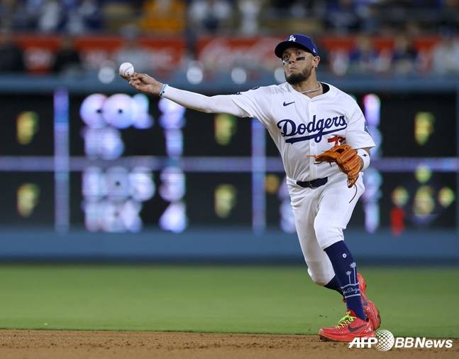 '충격 은퇴 선언' 36세 다저스 살림꾼