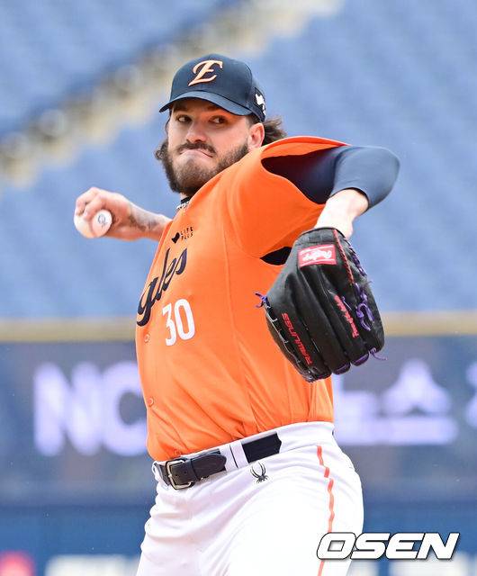 '한화 외인 최초' 폰세-와이스 동시 출격이라니…8이닝 12K 무실점 합작, 권광민 또 홈런 폭발→PO 엔트리 깜짝 승선하나