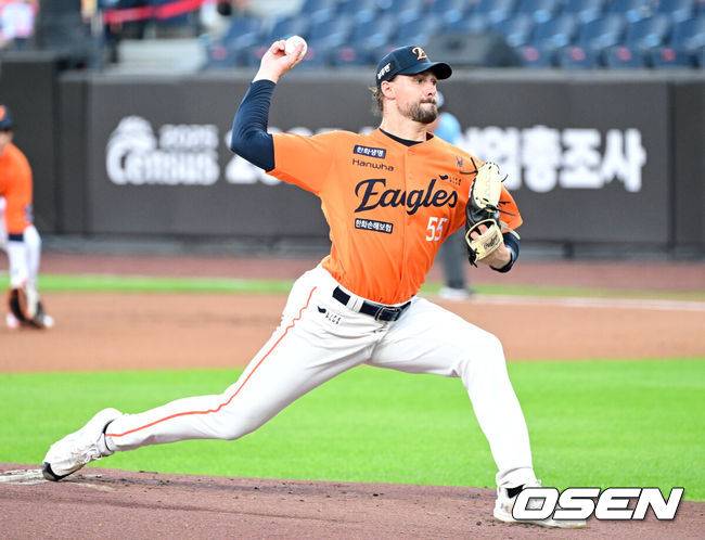 '한화 외인 최초' 폰세-와이스 동시 출격이라니…8이닝 12K 무실점 합작, 권광민 또 홈런 폭발→PO 엔트리 깜짝 승선하나
