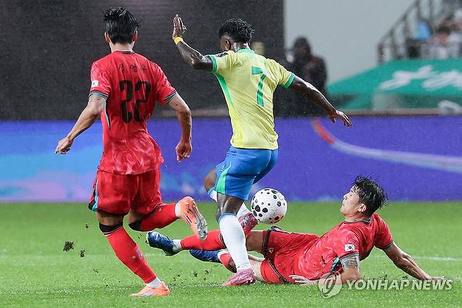 어이없는 실수로 대패의 빌미…김민재