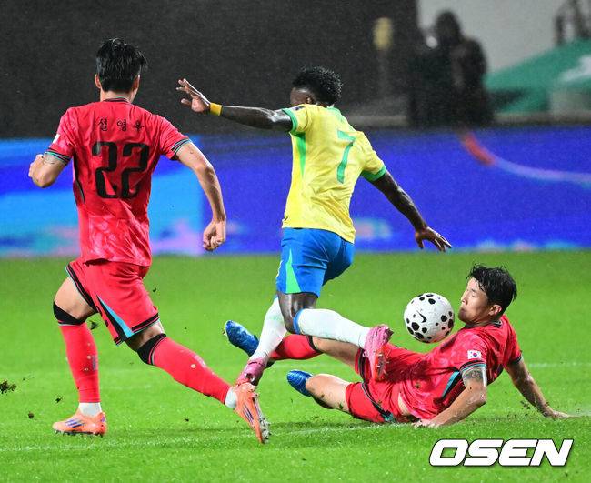 적장도 김민재도 한 목소리로 말한 홍명보호 스리백,