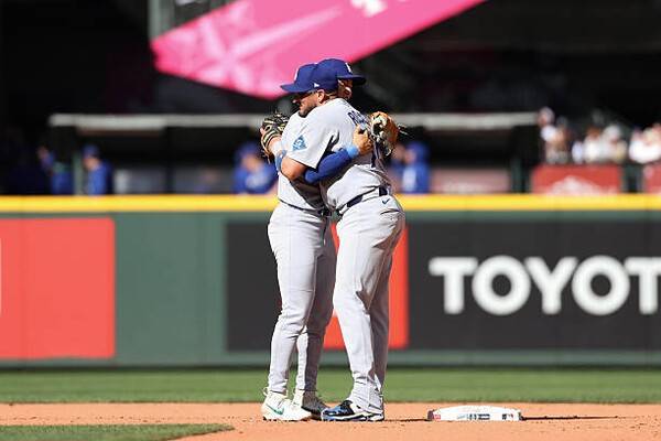'이럴수가' 김혜성 위해 만찬까지 마련했던 '밥 잘 사주는 형'이 다저스를 떠난다니…미겔 로하스, 2026시즌 은퇴 예고