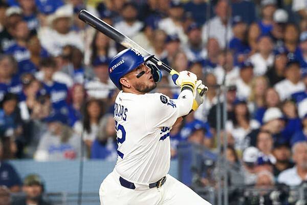 '이럴수가' 김혜성 위해 만찬까지 마련했던 '밥 잘 사주는 형'이 다저스를 떠난다니…미겔 로하스, 2026시즌 은퇴 예고