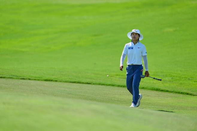 윤이나, 세계 1위 티띠꾼·4위 이민지에 판정승…