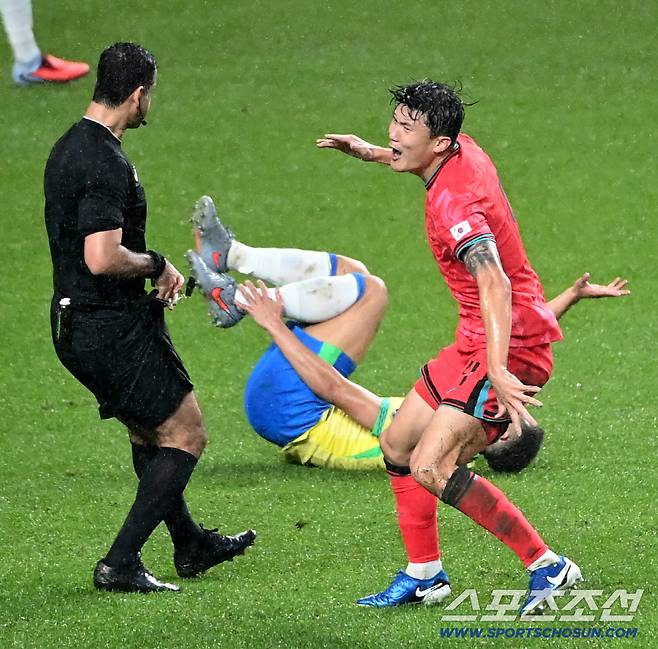 [현장인터뷰]'기나긴 90분' 홍명보 감독 감싼 치명적 실수, 김민재