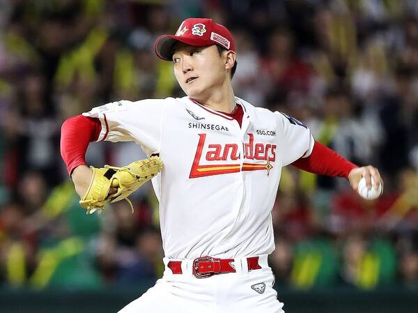 '미쳤다' SSG 김건우, 경기 시작 후 6타자 연속 삼진→PS 신기록 수립