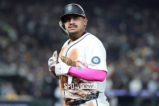 'MLB 역대 최초 썼다' 9이닝 모자라 15이닝 298분 명승부→시애틀 24년 만의 ALCS…폴랑코 끝내기