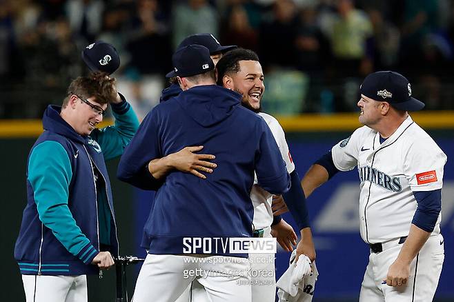 'MLB 역대 최초 썼다' 9이닝 모자라 15이닝 298분 명승부→시애틀 24년 만의 ALCS…폴랑코 끝내기