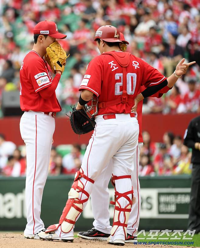 'KKKKKK' KBO 최초 기록 쓰고도 3⅓이닝 조기 강판…왜?[준PO 현장]