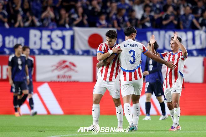 韓보다 더 당황한 日축구, 비아시아팀 상대 '3경기째 충격 무승'