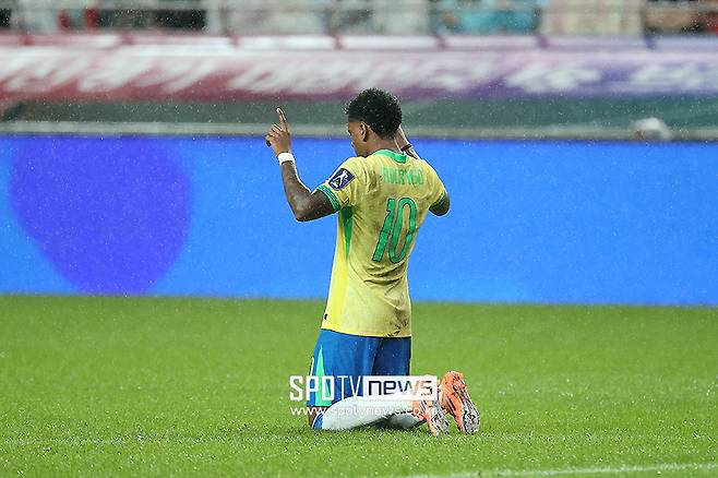 홍명보호 3백 영혼까지 박살낸 호드리구 “한국전, 월드컵 결승전처럼 뛰었다” 진심발언 [SPO 현장]